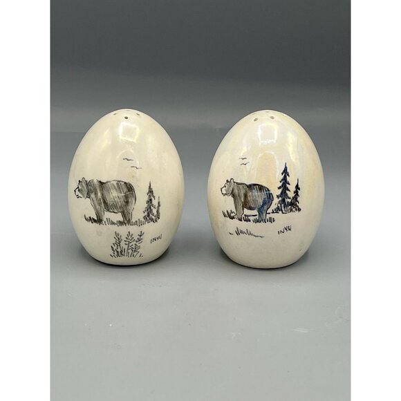 Hand Painted Alaskan Salt & Pepper Shakers Bear Woodland Egg Shaped Vtg Ceramic - Picture 11 of 14